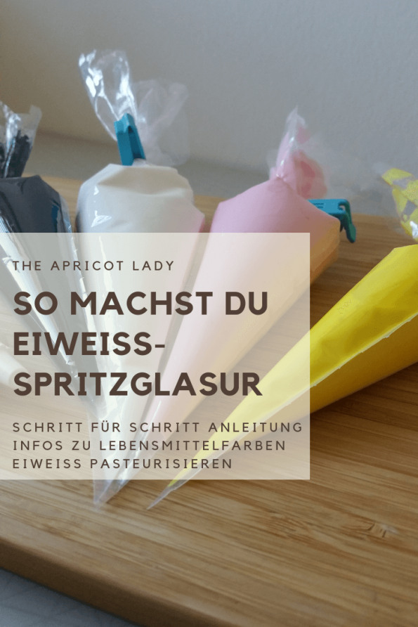 Rezept und Anleitung für die Herstellung von Eiweiß-Spritzglasur. #backen #kekse #dekorieren #selbstmachen #spritzglasur