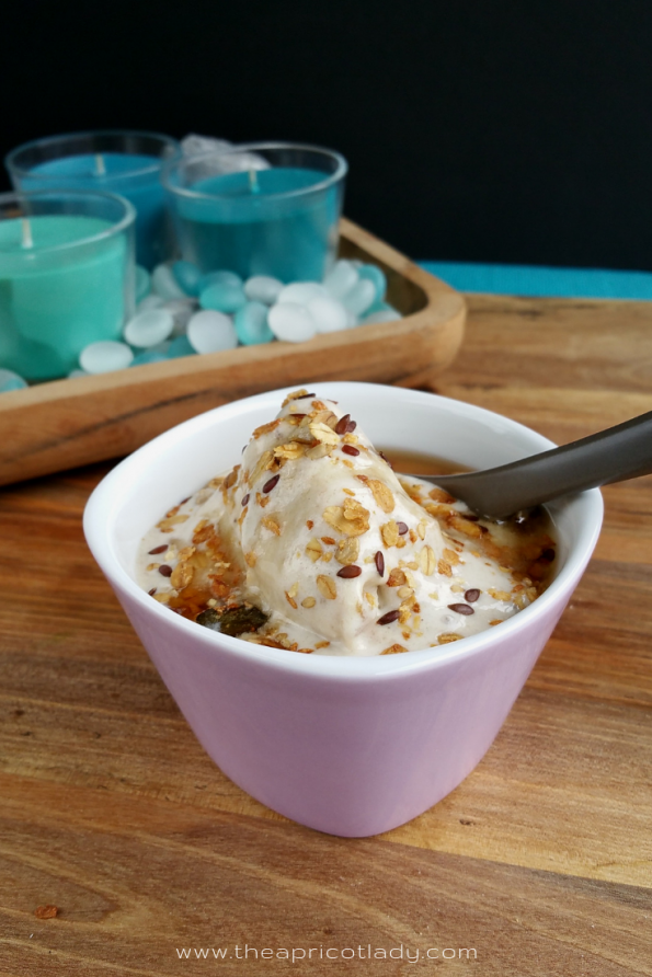 Nicecream die einfache Art Eis selbst zu machen! gefrorene Bananen mit Joghurt und Ahornsirup mixen. #rezepte #bananee #eis #selbstgemacht #nicecream