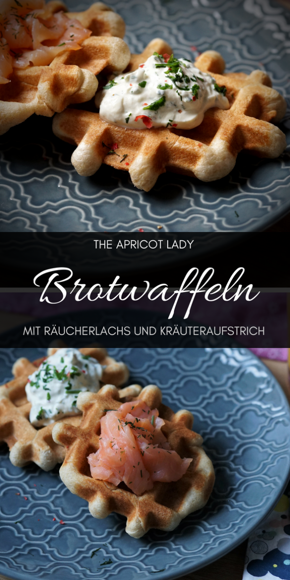 Brotwaffeln mit Räucherlachs und Kräuteraufstrich