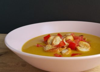 Kürbissuppe mit Orangen-Curry und Kokosmilch