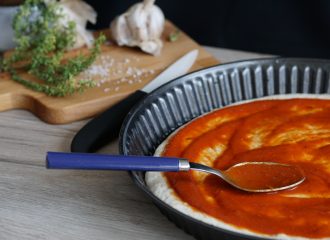 Die perfekte Pizzasauce selbst machen. Zutatenliste, Schritt für Schritt Anleitung für die Zubereitung und den Einkochvorgang. #vegan #pizza #italienisch #Rezepte #bio #kochen