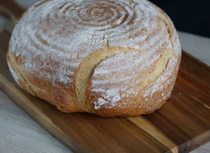 Weizen-Dinkel-Ruchmehl-Brot aus dem Topf