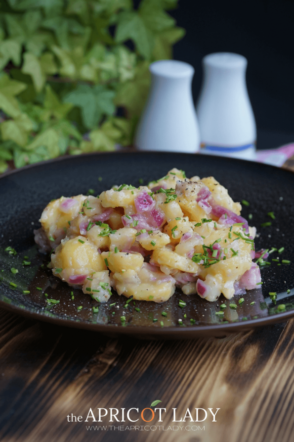 Ich verrate euch das Rezept für den besten Kartoffelsalt von der ganzen Welt! Einfach zubereitet und köstlich! #rezept #moodfood #lecker #kartoffelsalat #vegan