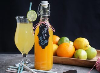 erfrischenden Orangen-Zitronen Sirup einfach selbst machen #sirup #orange #orangeade #limo #vegan