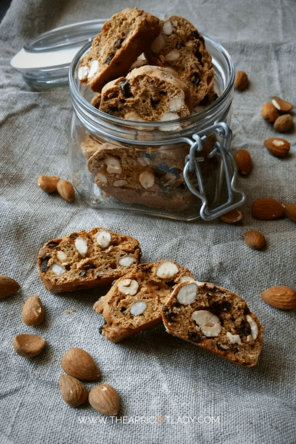 Cantuccini mit Mandeln und Schokolade