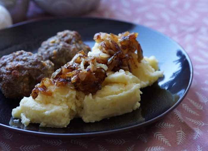 gestampfte Kartoffeln mit Röstzwiebeln