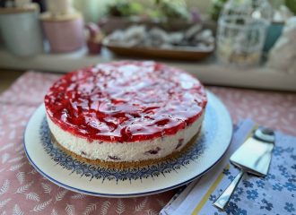 Erdbeertorte mit Vanillecreme (ohne Gelantine)