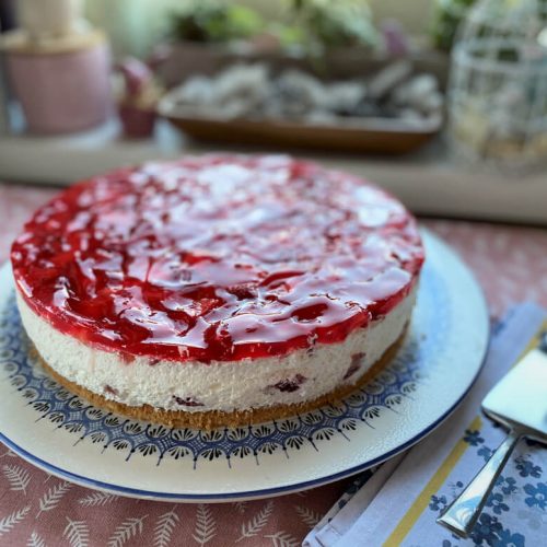 Erdbeertorte mit Vanillecreme (ohne Gelatine) - The Apricot Lady